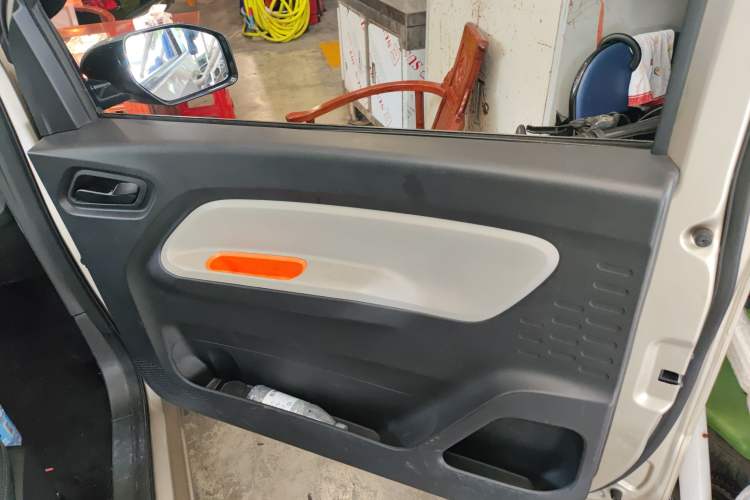 Used Wuling Hongguang MINIEV 2020 Zizai Version Lithium-NMC Right Rear Door Interior