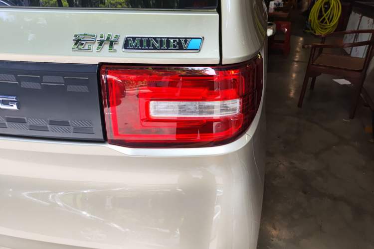 Used Wuling Hongguang MINIEV 2020 Zizai Version Lithium-NMC Right Rear Taillight