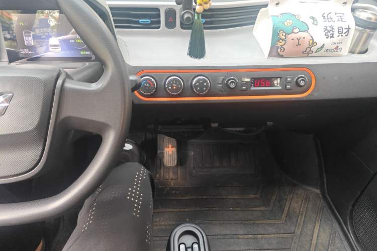 Used Wuling Hongguang MINIEV 2020 Freedom Version Lithium Iron Phosphate Audio And AC Panel