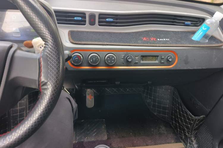 Used Wuling Hongguang MINIEV 2020 Zizai Version Lithium-NMC Audio And AC Panel