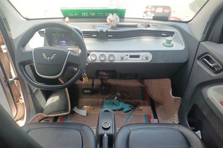 Used Wuling Hongguang MINIEV 2020 Freedom Version Lithium Iron Phosphate Center Console