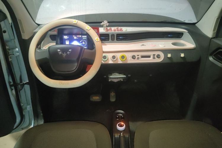 Used Wuling Hongguang MINIEV 2020 Zizai Version Lithium-NMC Center Console