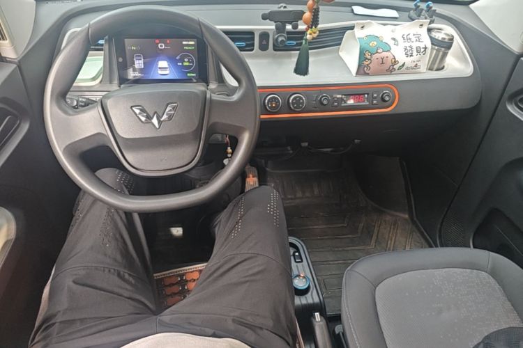 Used Wuling Hongguang MINIEV 2020 Freedom Version Lithium Iron Phosphate Center Console