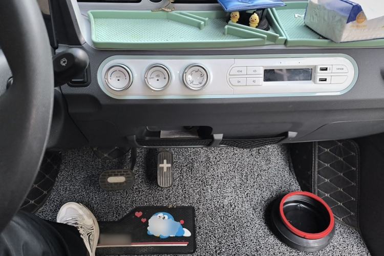 Used Wuling Hongguang MINIEV 2020 Enjoyment Model Lithium Iron Phosphate Center Console