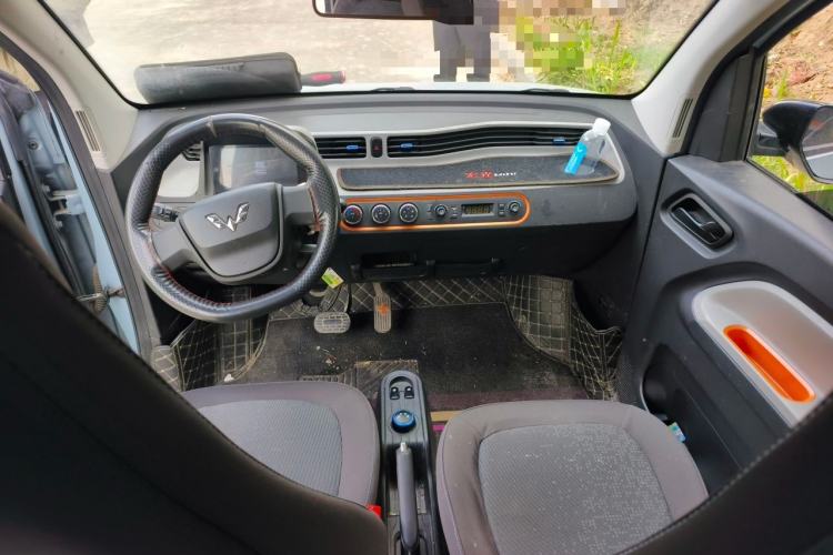 Used Wuling Hongguang MINIEV 2020 Zizai Version Lithium-NMC Center Console