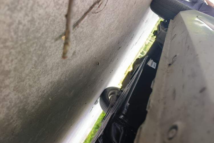 Used Wuling Hongguang MINIEV 2020 Zizai Version Lithium-NMC Chassis Front Right