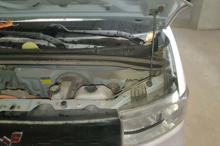 Used Wuling Hongguang MINIEV 2020 Zizai Version Lithium-NMC Engine Bay Left