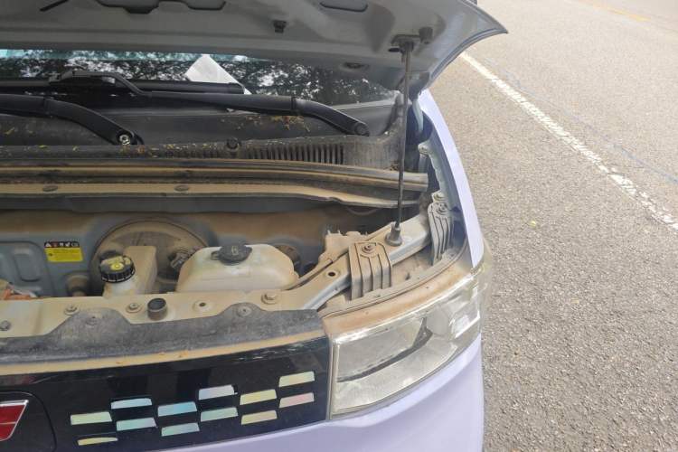 Used Wuling Hongguang MINIEV 2020 Freedom Version Lithium Iron Phosphate Engine Bay Left