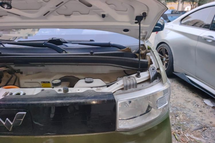Used Wuling Hongguang MINIEV 2020 Zizai Version Lithium-NMC Engine Bay Left
