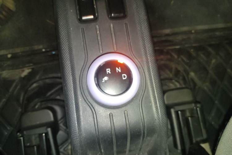 Used Wuling Hongguang MINIEV 2020 Zizai Version Lithium-NMC Gear Lever