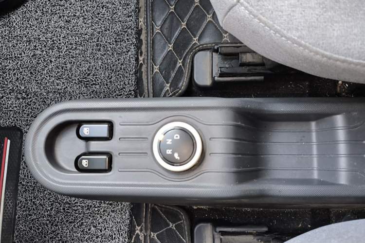 Used Wuling Hongguang MINIEV 2020 Enjoyment Model Lithium Iron Phosphate Gear Lever