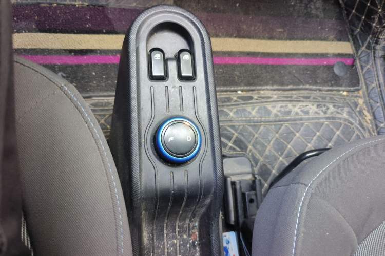 Used Wuling Hongguang MINIEV 2020 Zizai Version Lithium-NMC Gear Lever