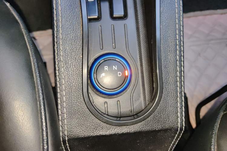 Used Wuling Hongguang MINIEV 2020 Zizai Version Lithium-NMC Gear Lever