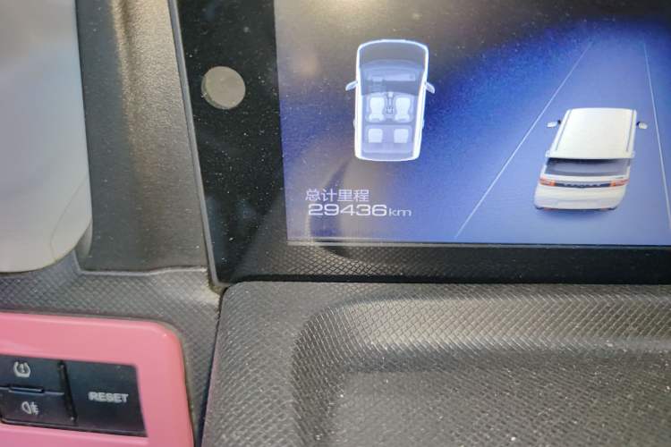 Used Wuling Hongguang MINIEV 2020 Zizai Version Lithium-NMC Odometer Close Up