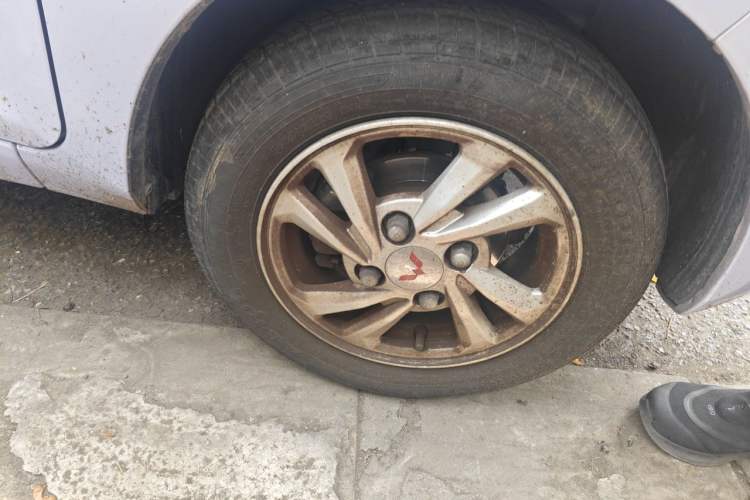 Used Wuling Hongguang MINIEV 2020 Freedom Version Lithium Iron Phosphate Right Front Wheel Hub