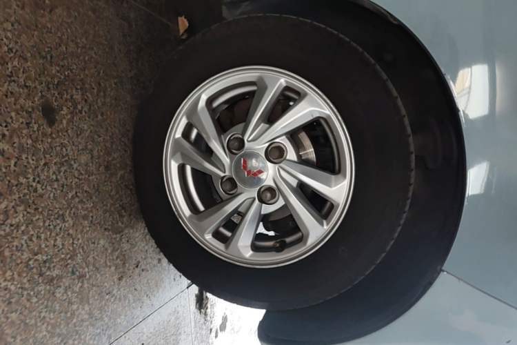 Used Wuling Hongguang MINIEV 2020 Enjoyment Model Lithium Iron Phosphate Right Front Wheel Hub