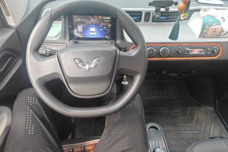 Used Wuling Hongguang MINIEV 2020 Freedom Version Lithium Iron Phosphate Steering Wheel