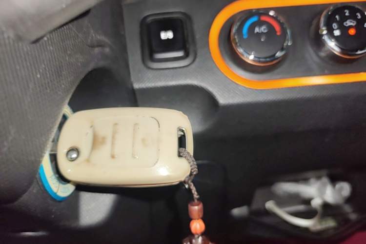 Used Wuling Hongguang MINIEV 2020 Enjoyment Model Lithium Iron Phosphate Vehicle Key