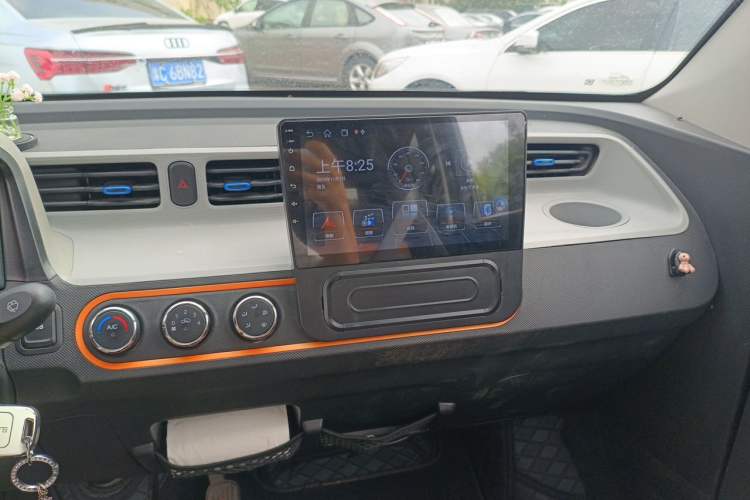 Used Wuling Hongguang MINIEV 2020 Freedom Version Lithium Iron Phosphate Audio And AC Panel