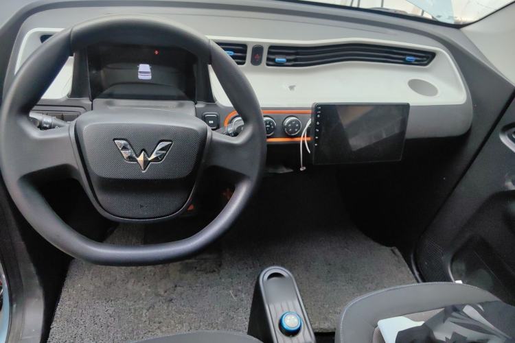 Used Wuling Hongguang MINIEV 2020 Enjoyment Model Lithium Iron Phosphate Center Console