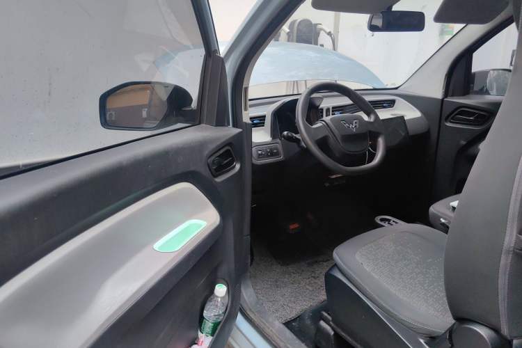 Used Wuling Hongguang MINIEV 2020 Enjoyment Model Lithium Iron Phosphate Driver Seat