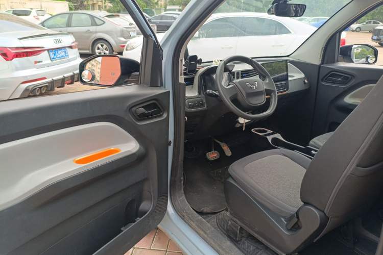 Used Wuling Hongguang MINIEV 2020 Freedom Version Lithium Iron Phosphate Driver Seat