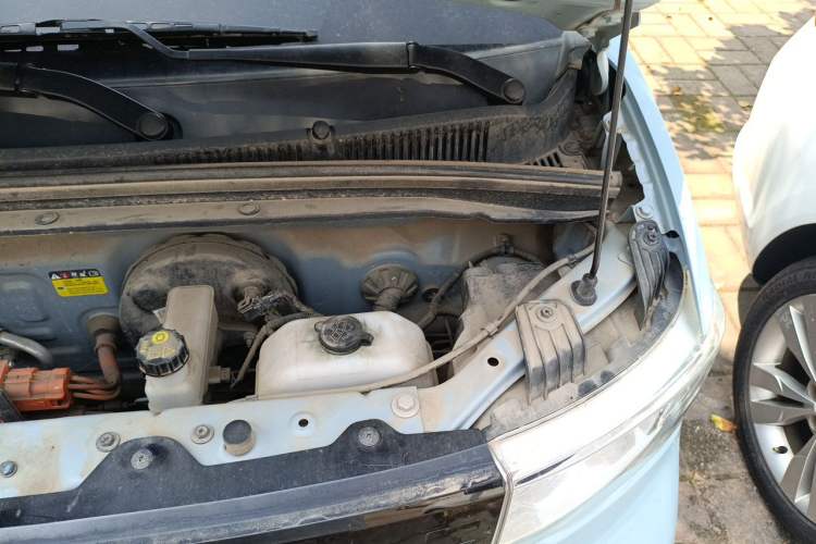 Used Wuling Hongguang MINIEV 2020 Freedom Version Lithium Iron Phosphate Engine Bay Left