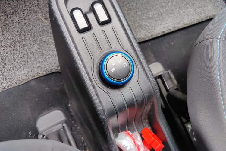 Used Wuling Hongguang MINIEV 2020 Enjoyment Model Lithium Iron Phosphate Gear Lever