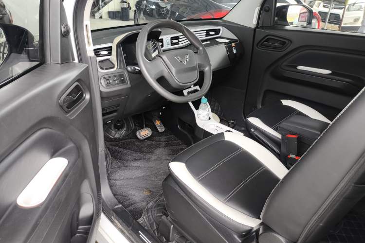 Used Wuling Hongguang MINIEV 2020 Freedom Version Lithium Iron Phosphate Interior 6