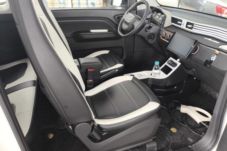 Used Wuling Hongguang MINIEV 2020 Freedom Version Lithium Iron Phosphate Interior 8