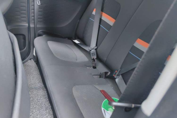 Used Wuling Hongguang MINIEV 2020 Enjoyment Model Lithium Iron Phosphate Left Rear Seat