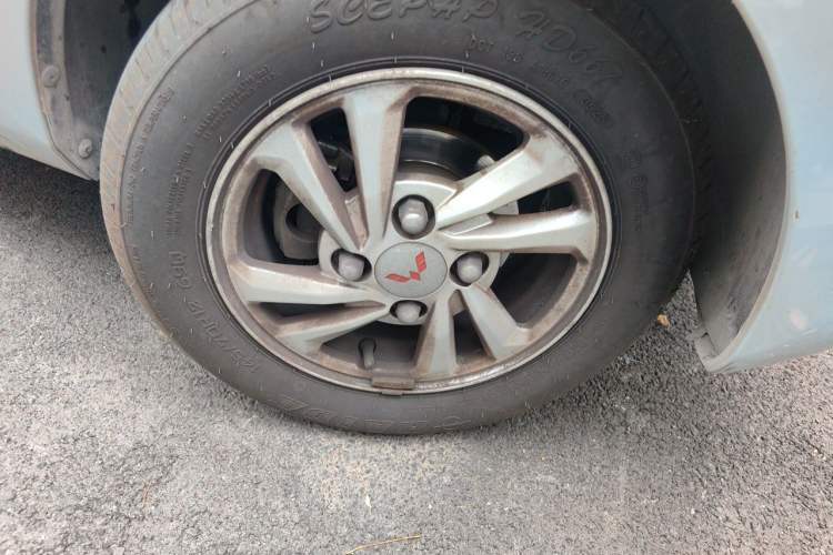 Used Wuling Hongguang MINIEV 2020 Enjoyment Model Lithium Iron Phosphate Right Front Wheel Hub