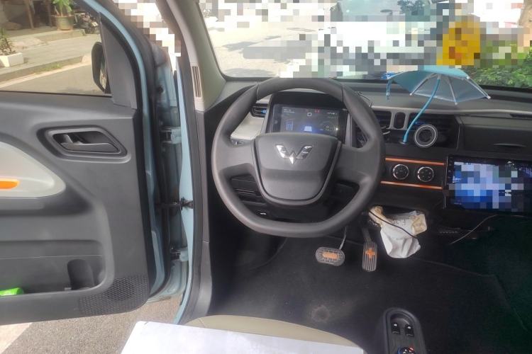 Used Wuling Hongguang MINIEV 2020 Enjoyment Model Lithium Iron Phosphate Steering Wheel