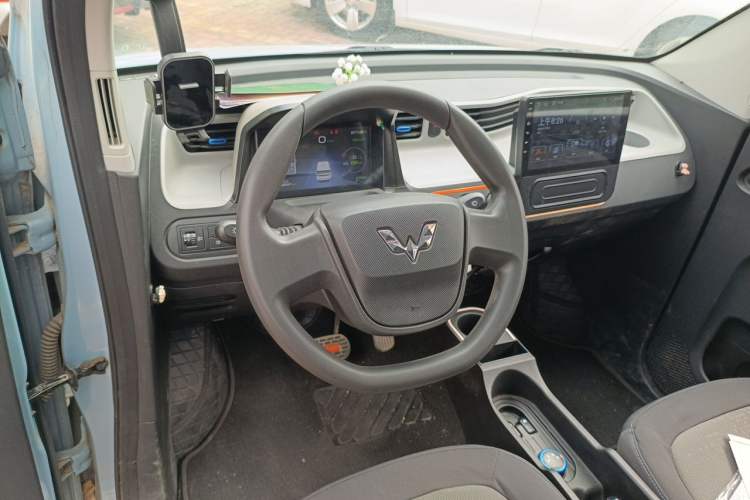 Used Wuling Hongguang MINIEV 2020 Freedom Version Lithium Iron Phosphate Steering Wheel