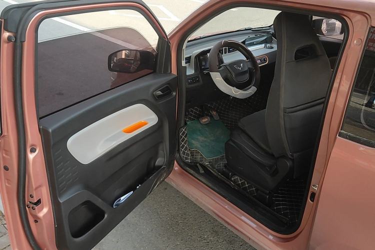 Used Wuling Hongguang MINIEV 2020 Enjoyment Model Lithium Iron Phosphate Driver Seat
