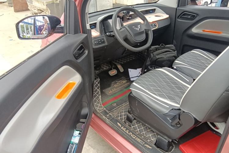 Used Wuling Hongguang MINIEV 2020 Zizai Version Lithium-NMC Driver Seat