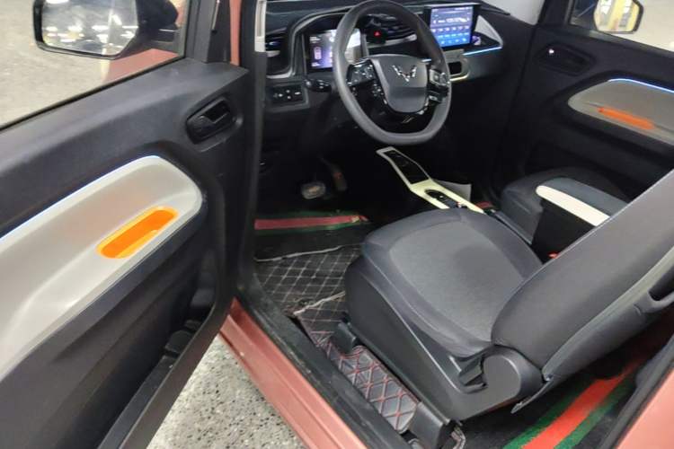 Used Wuling Hongguang MINIEV 2020 Enjoyment Model Lithium Iron Phosphate Driver Seat