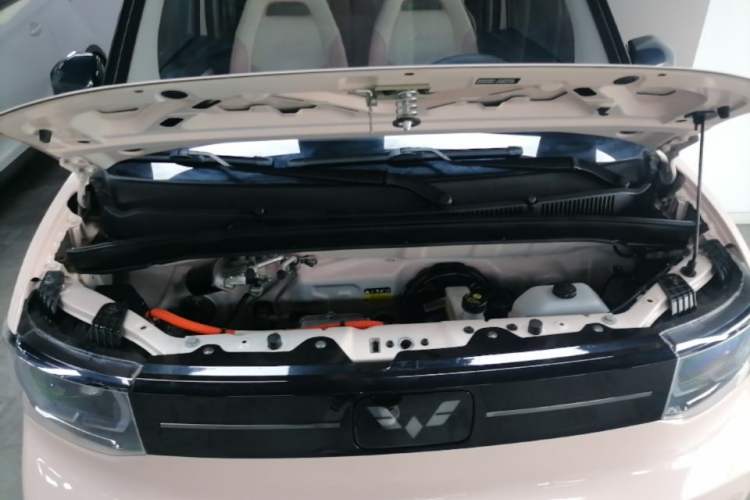 Used Wuling Hongguang MINIEV 2020 Freedom Version Lithium Iron Phosphate Engine Bay