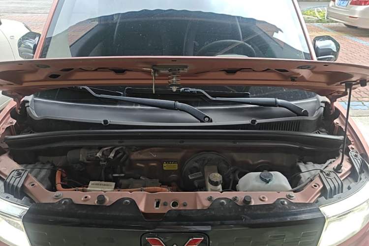Used Wuling Hongguang MINIEV 2020 Enjoyment Model Lithium Iron Phosphate Engine Bay