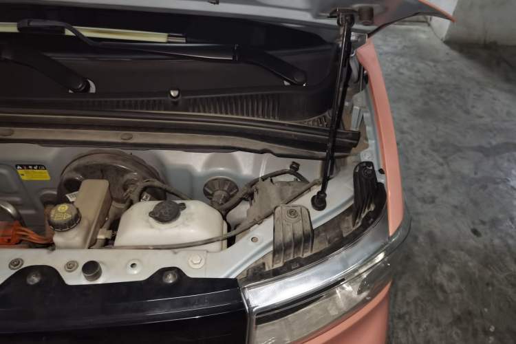 Used Wuling Hongguang MINIEV 2020 Freedom Version Lithium Iron Phosphate Engine Bay Left