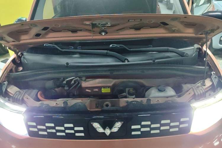 Used Wuling Hongguang MINIEV 2020 Enjoyment Model Lithium Iron Phosphate Engine Bay