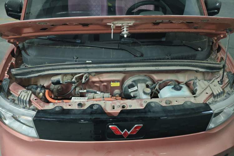 Used Wuling Hongguang MINIEV 2020 Easy Version Lithium-Ion Battery Engine Bay