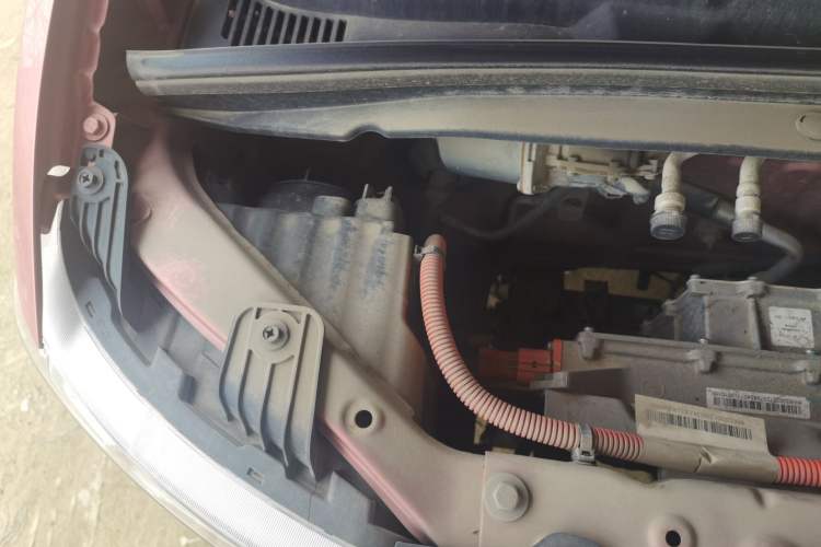 Used Wuling Hongguang MINIEV 2020 Zizai Version Lithium-NMC Engine Bay Right