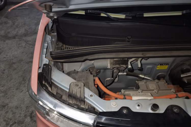 Used Wuling Hongguang MINIEV 2020 Freedom Version Lithium Iron Phosphate Engine Bay Right