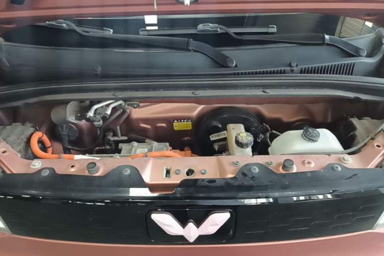 Used Wuling Hongguang MINIEV 2020 Zizai Version Lithium-NMC Engine Bay