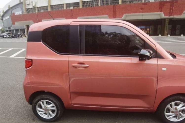 Used Wuling Hongguang MINIEV 2020 Enjoyment Model Lithium Iron Phosphate Exterior 7