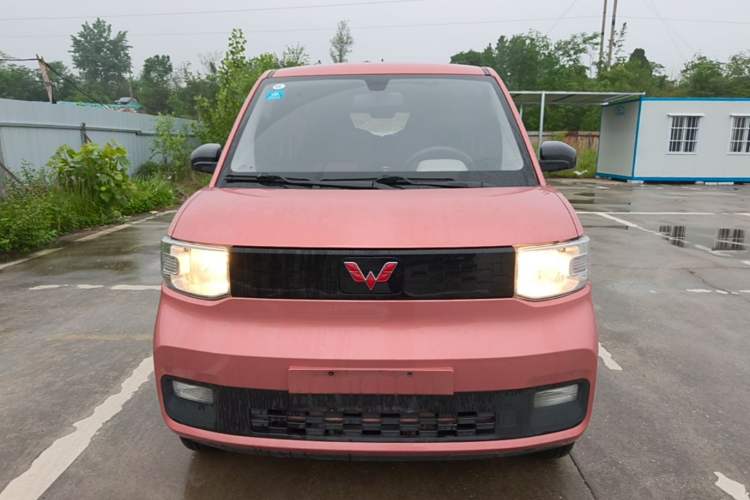 Used Wuling Hongguang MINIEV 2020 Freedom Version Lithium Iron Phosphate Front