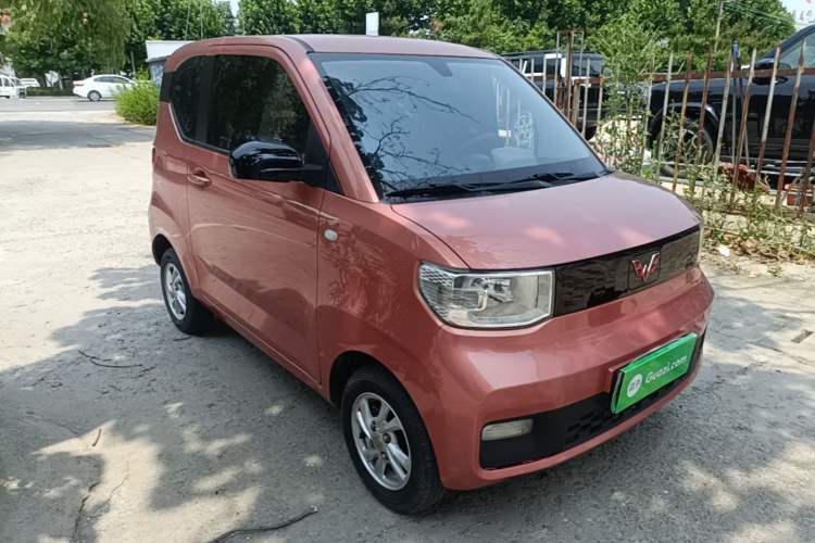 Used Wuling Hongguang MINIEV 2020 Freedom Version Lithium Iron Phosphate Front Right 45 Deg