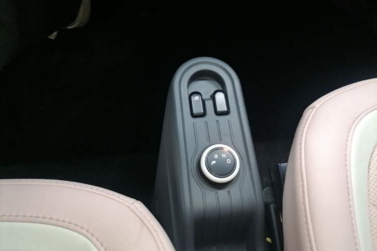 Used Wuling Hongguang MINIEV 2020 Freedom Version Lithium Iron Phosphate Gear Lever