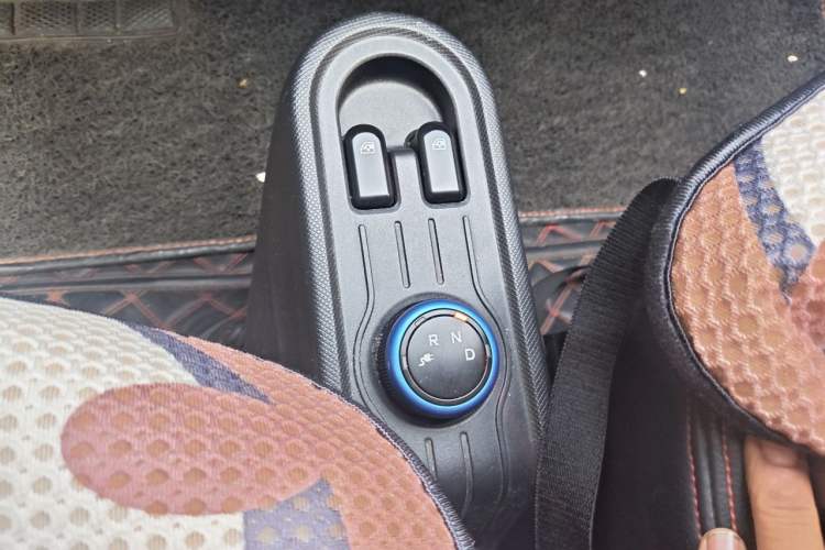 Used Wuling Hongguang MINIEV 2020 Freedom Version Lithium Iron Phosphate Gear Lever